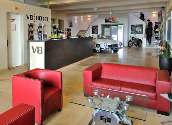 V8汽車主題酒店空間設(shè)計
